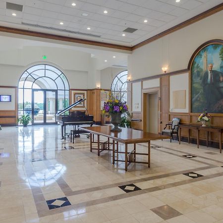 The Cook Hotel And Conference Center At Lsu Baton Rouge Exterior photo